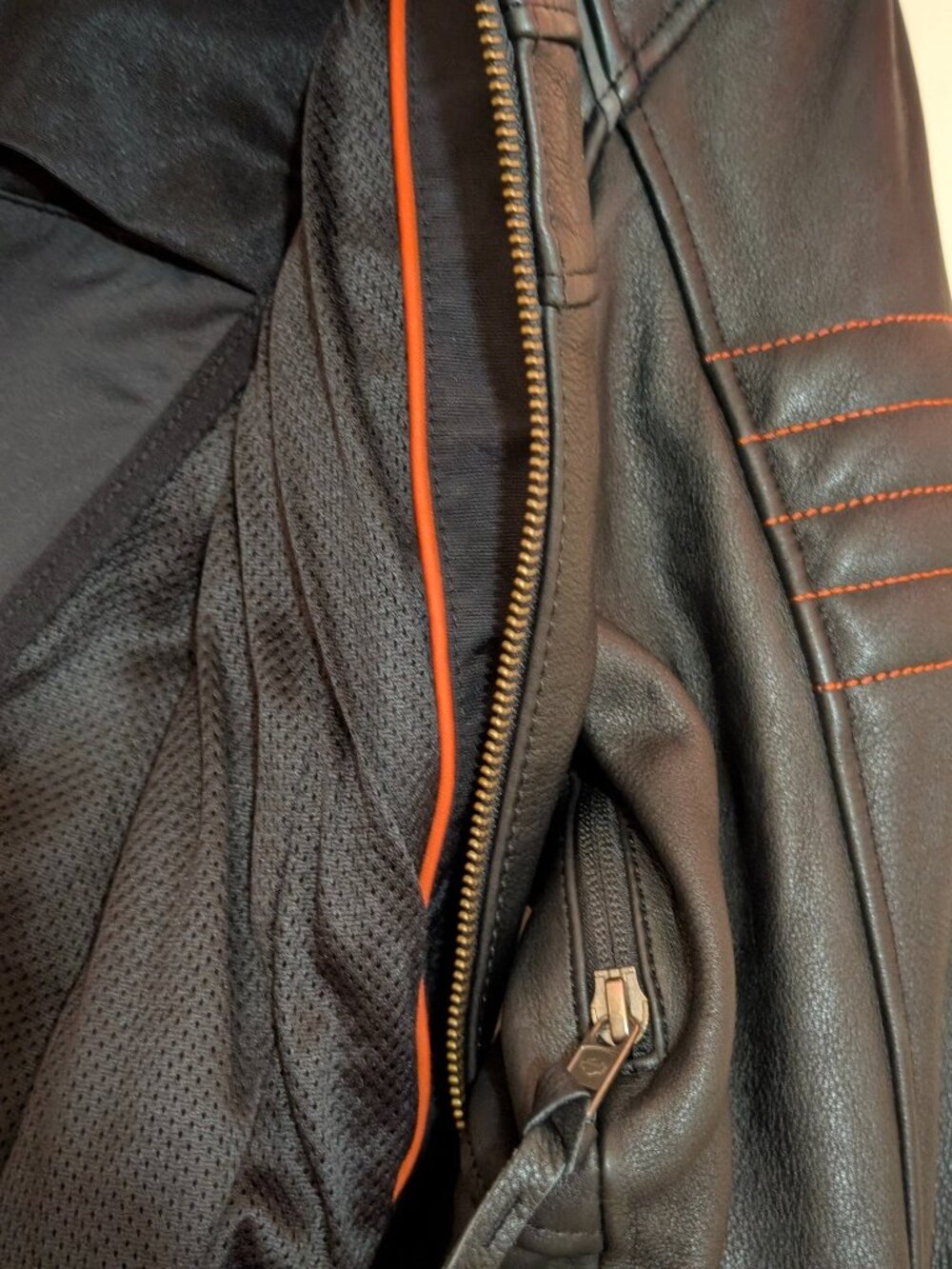 Harley-Davidson Women's Leather Riding Jacket - Size L (98004-22VW) - Picture 8 of 15